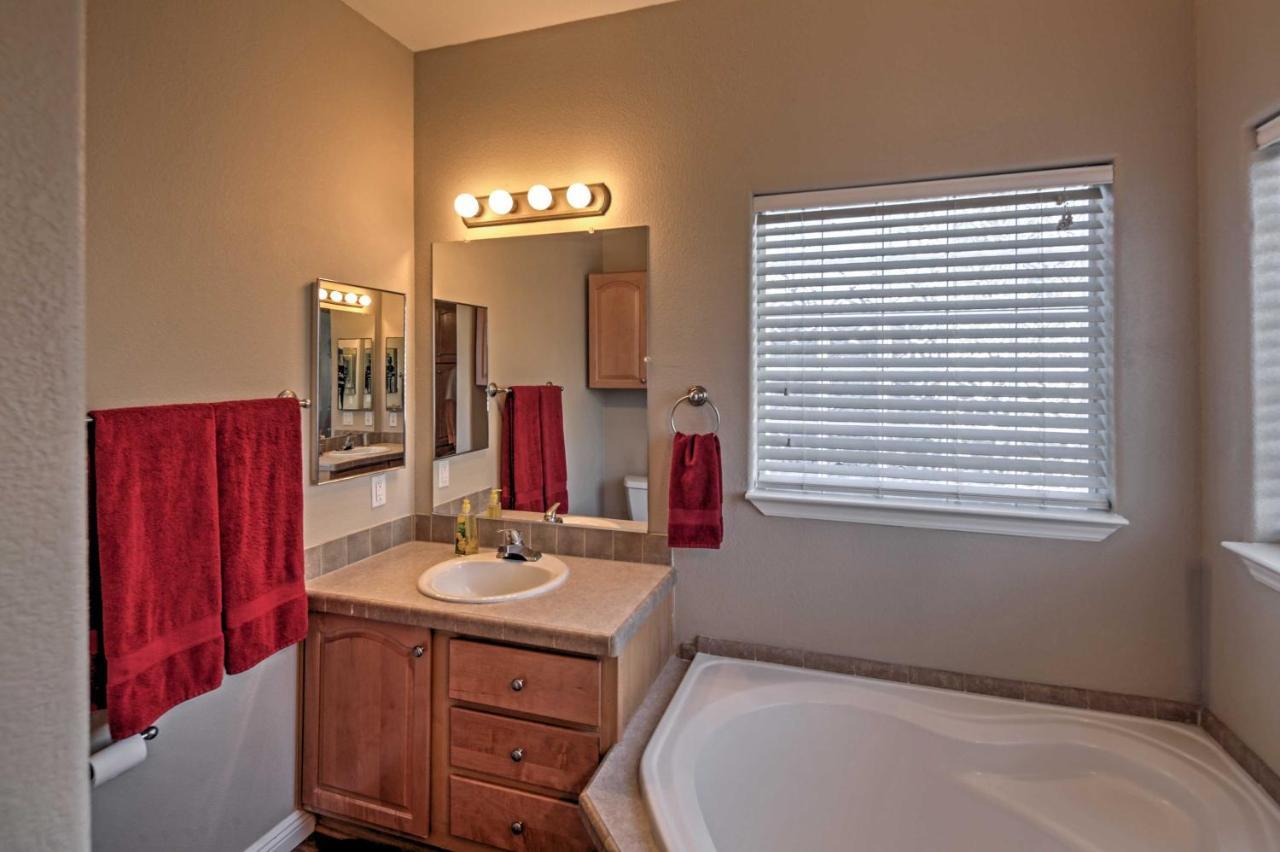 Rivers Edge Golf Condo With Beach Access And Patio! Needles Extérieur photo